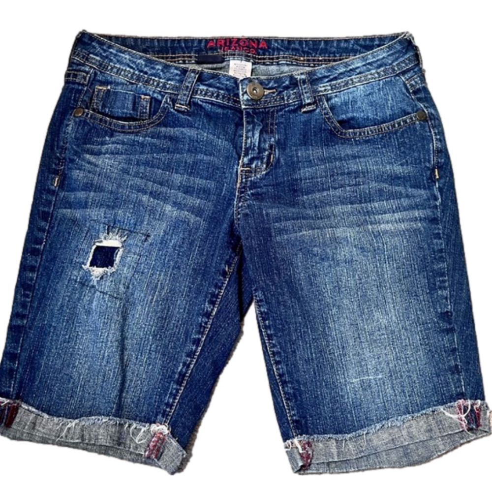 ARIZONA Women’s Mid-Rise Distressed Bermuda Denim Blue Shorts